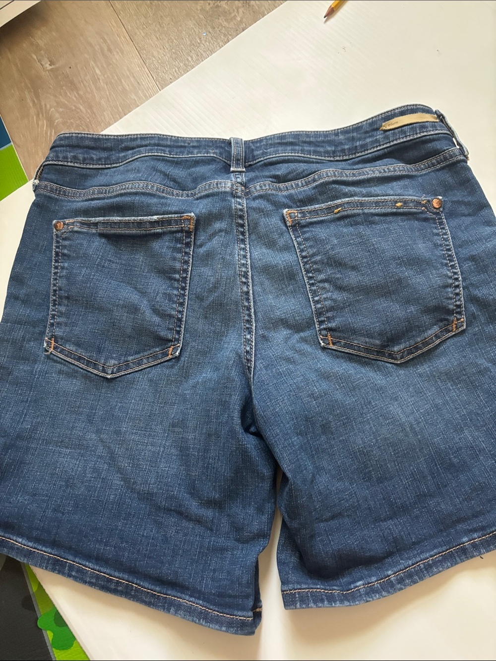 Anthropologie Pilcro Indigo Blue Mid-Rise Denim Bermuda Shorts Size 28 - Picture 3 of 3